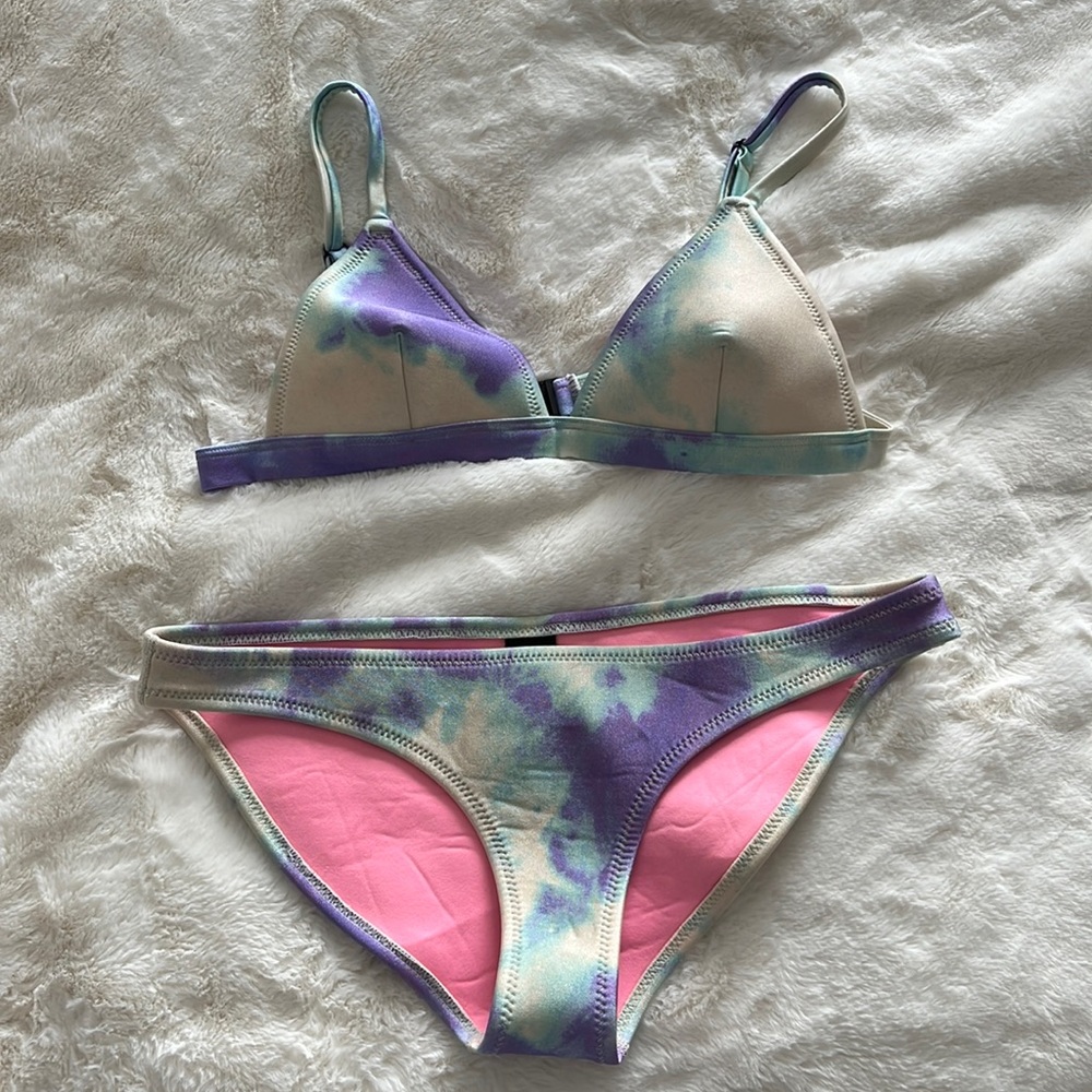 Triangl Tie Dye Bikini Size S